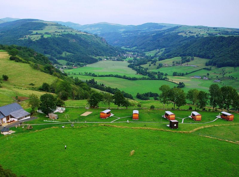 carré étoiles cantal auvergne salers chaux revel